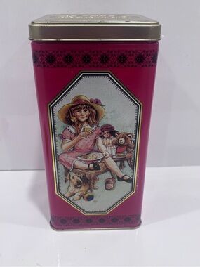 1991 Christie’s premium plus limited edition cracker tin 450g nabisco Canada